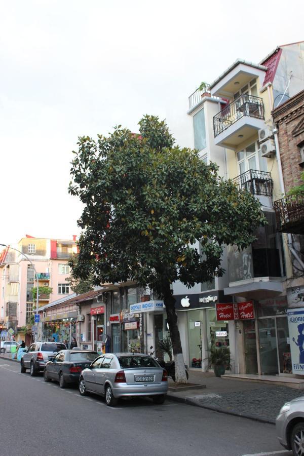 Hotel Dolphin באטומי מראה חיצוני תמונה