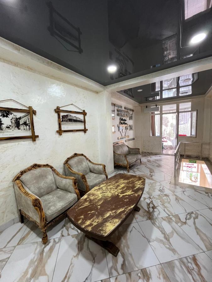 Hotel Dolphin באטומי מראה חיצוני תמונה